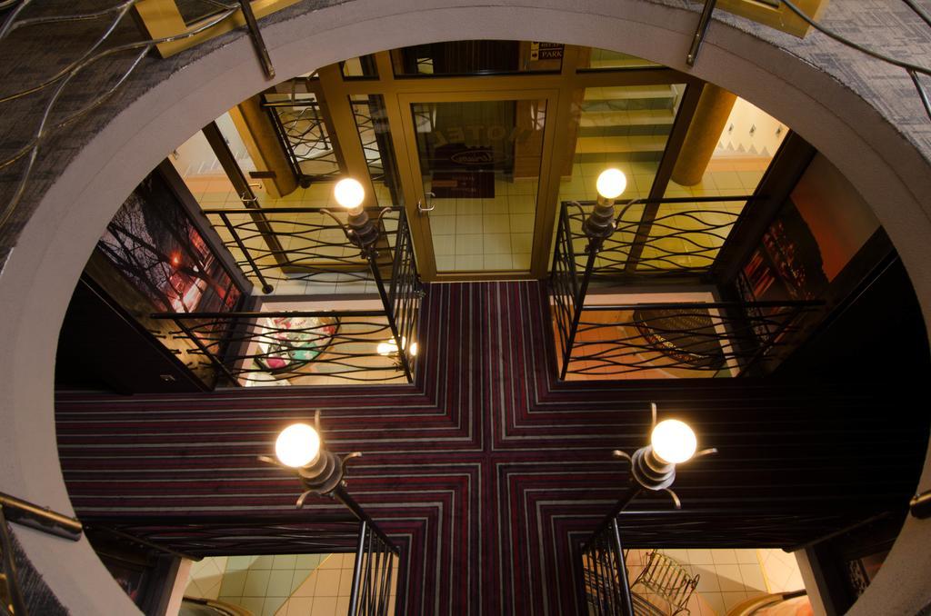 Hotel Atrium Nowy Tomyśl Exterior foto